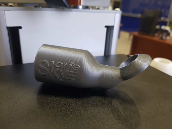La impresión 3D de la embocadura del aspirador impresa en la impresora 3D SkyOne