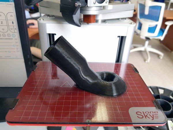 3D printed nozzle of the SkyOne table