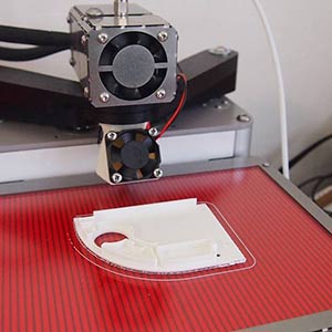 Printing a cover plug for aluminium section